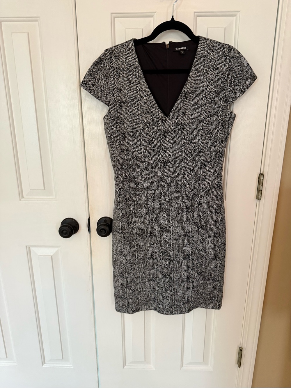 Express Black and White V-Neck Midi Sheath Dress